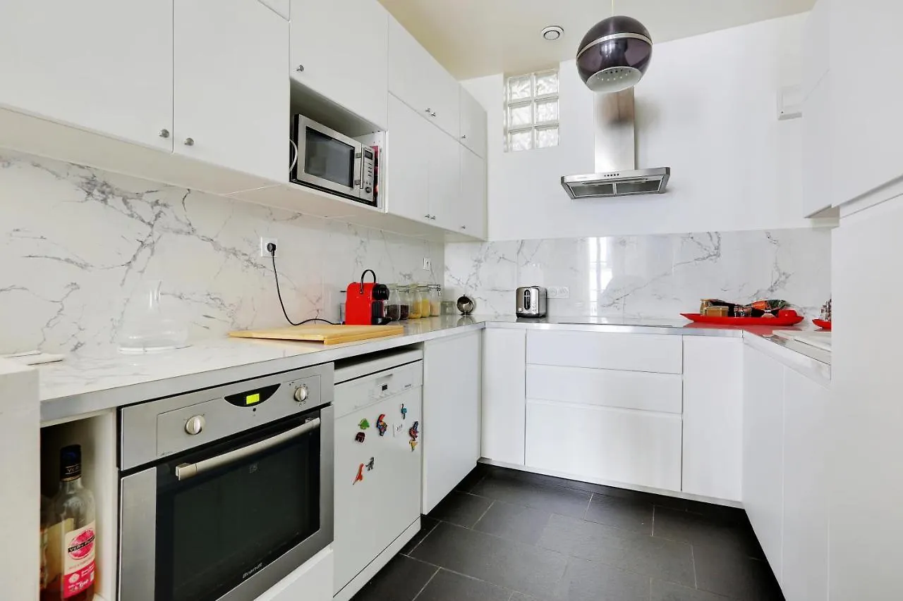 Lovely 2-Bedroom In The Heart Of Paris 0*,  France