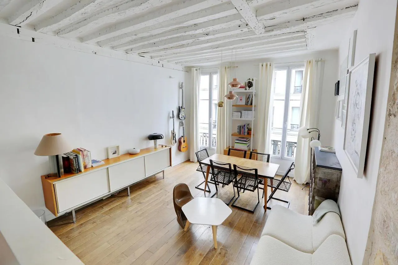 Apartment Lovely 2-Bedroom In The Heart Of Paris
