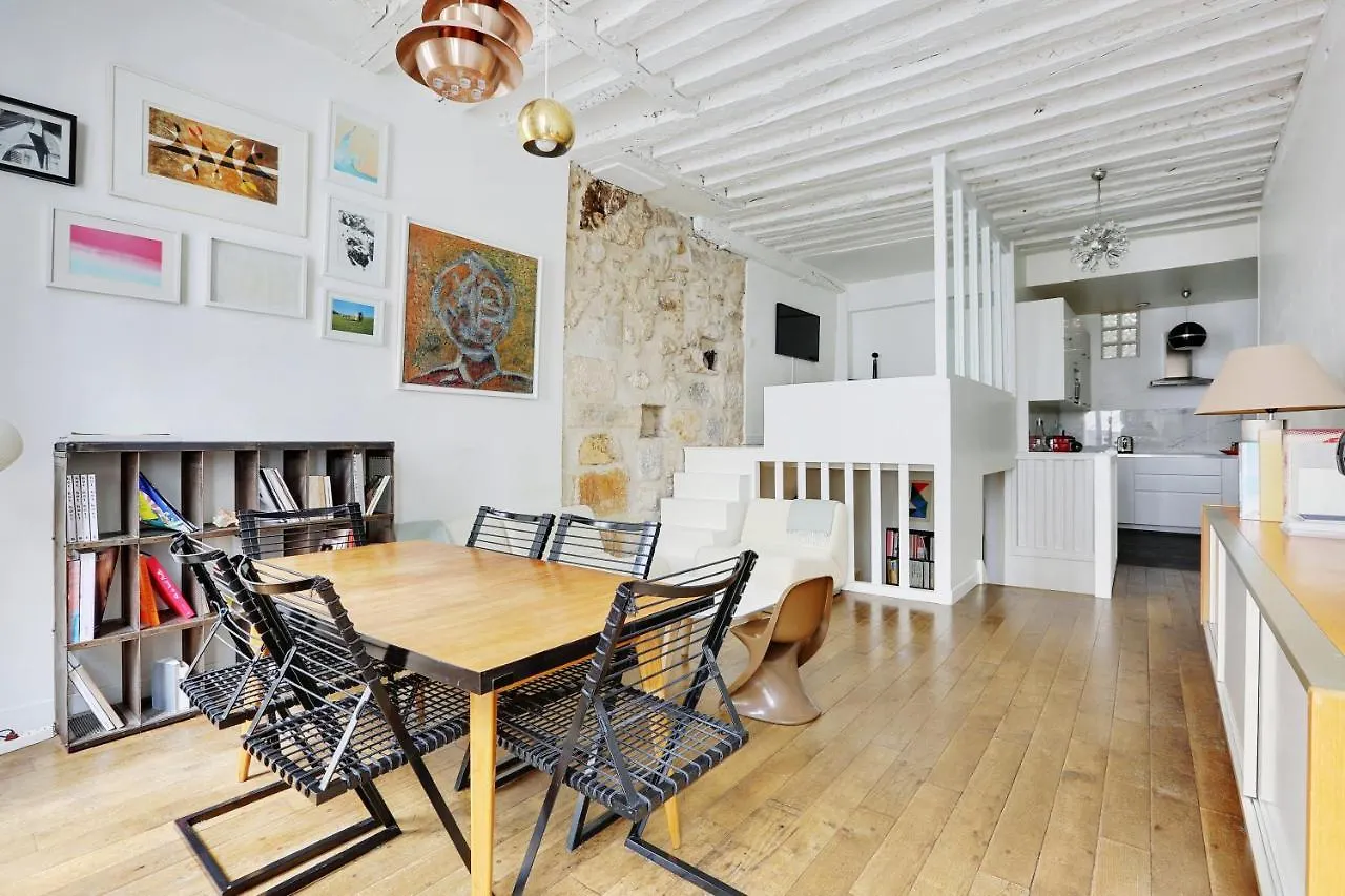 Apartment Lovely 2-Bedroom In The Heart Of Paris